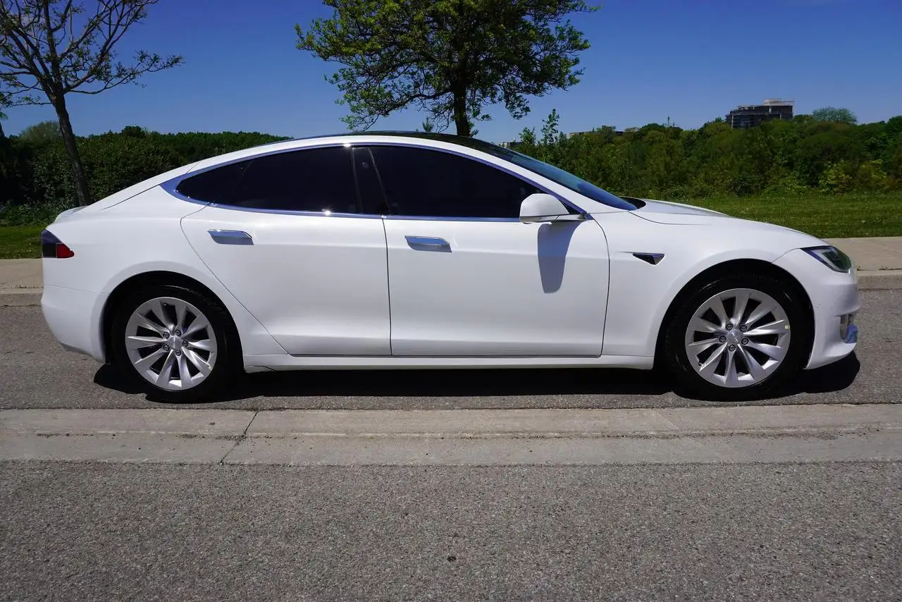 Tesla Model S photo Tesla Model S