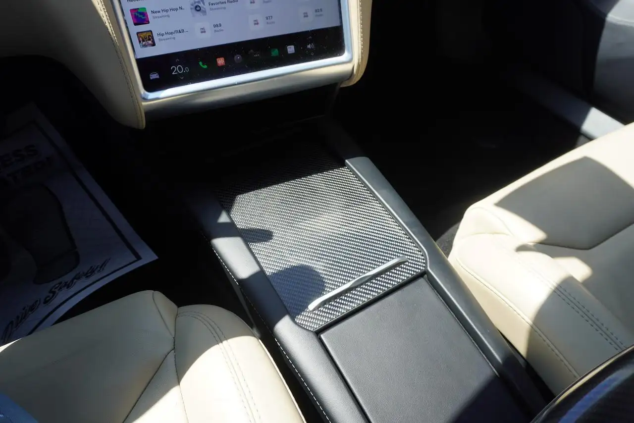Tesla Model S photo Tesla Model S