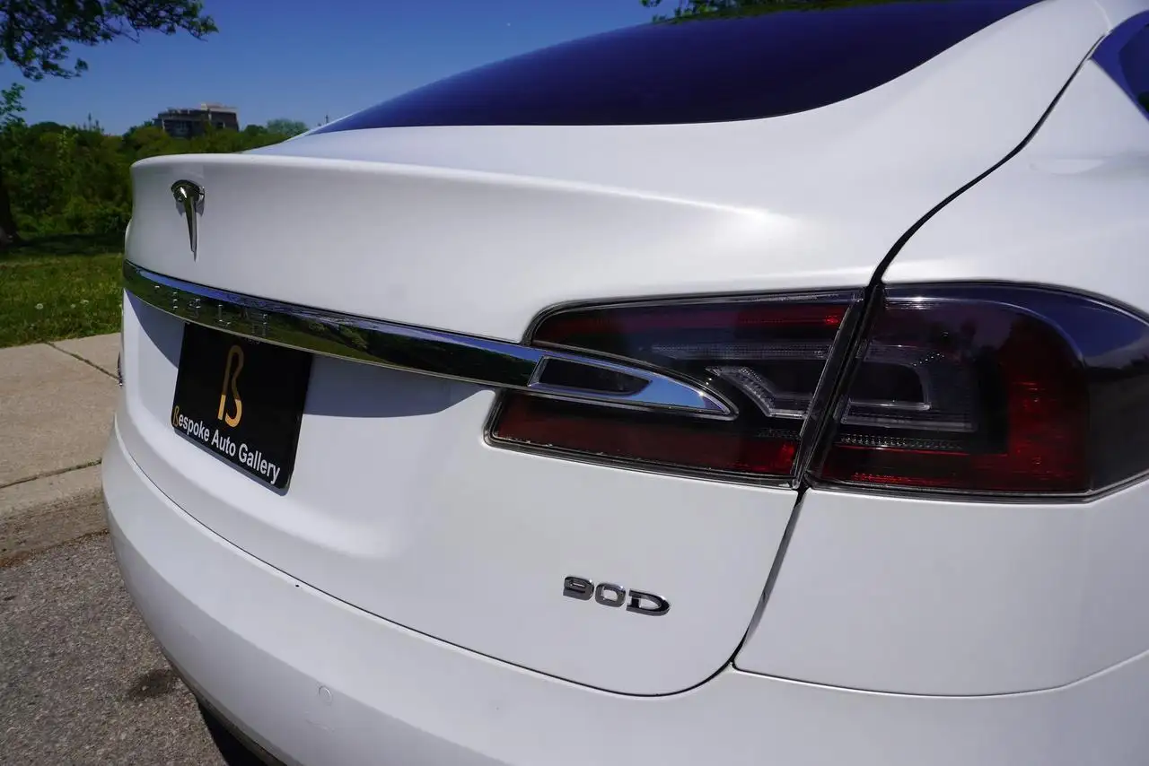 Tesla Model S photo Tesla Model S