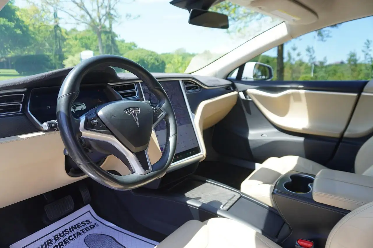 Tesla Model S photo Tesla Model S