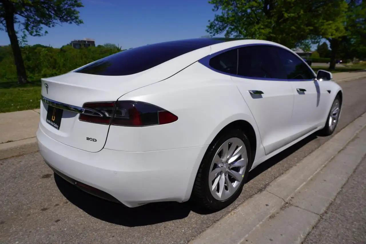 Tesla Model S photo Tesla Model S