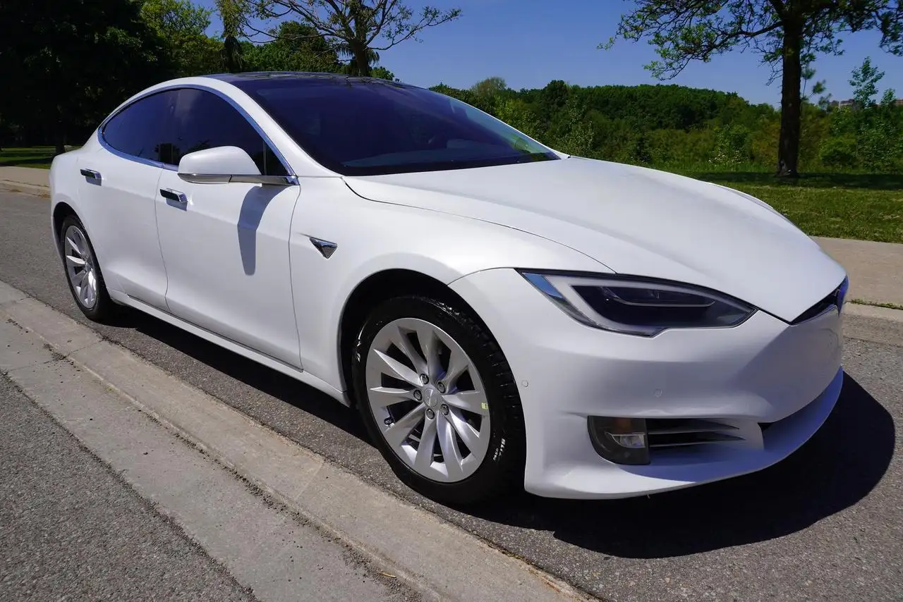 Tesla Model S photo Tesla Model S