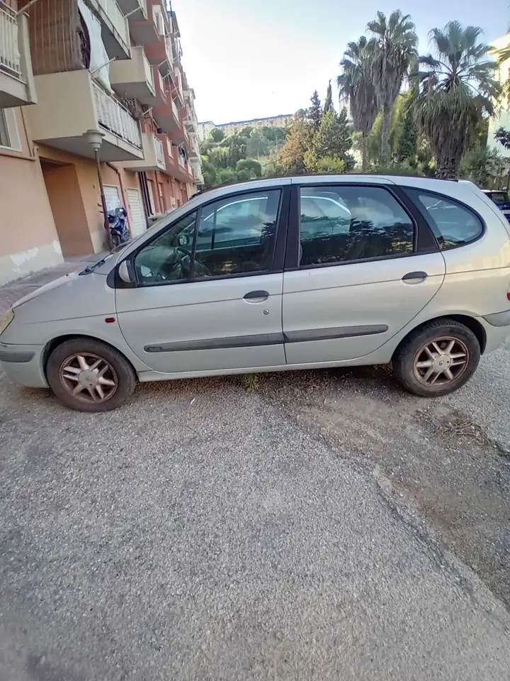 Renault Scenic 1.9 dci Authentique, foto 4