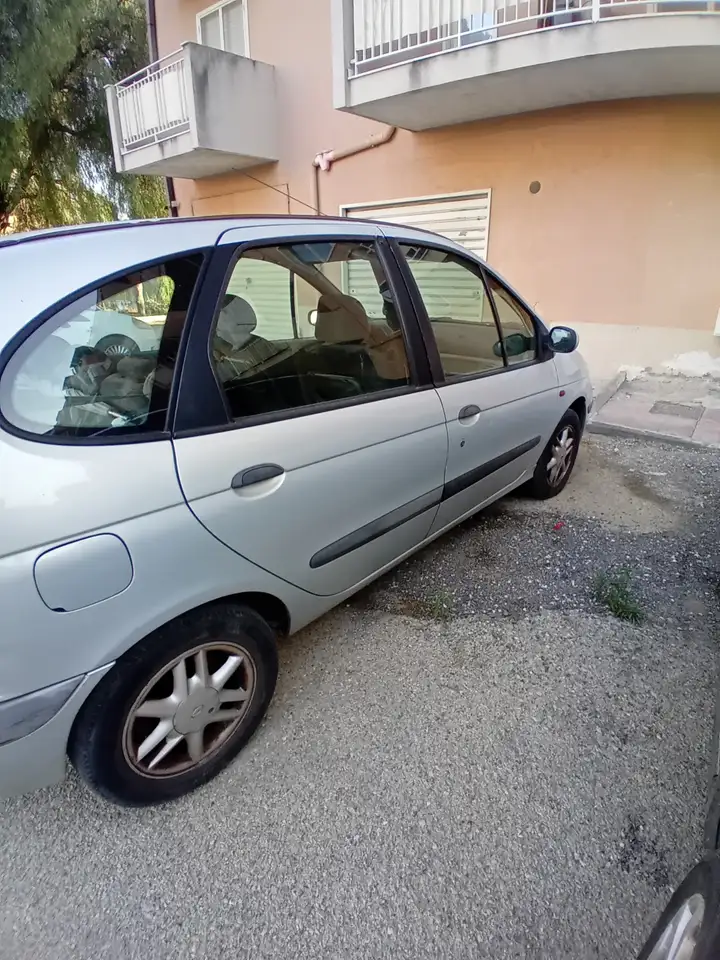 Renault Scenic 1.9 dci Authentique, foto 2