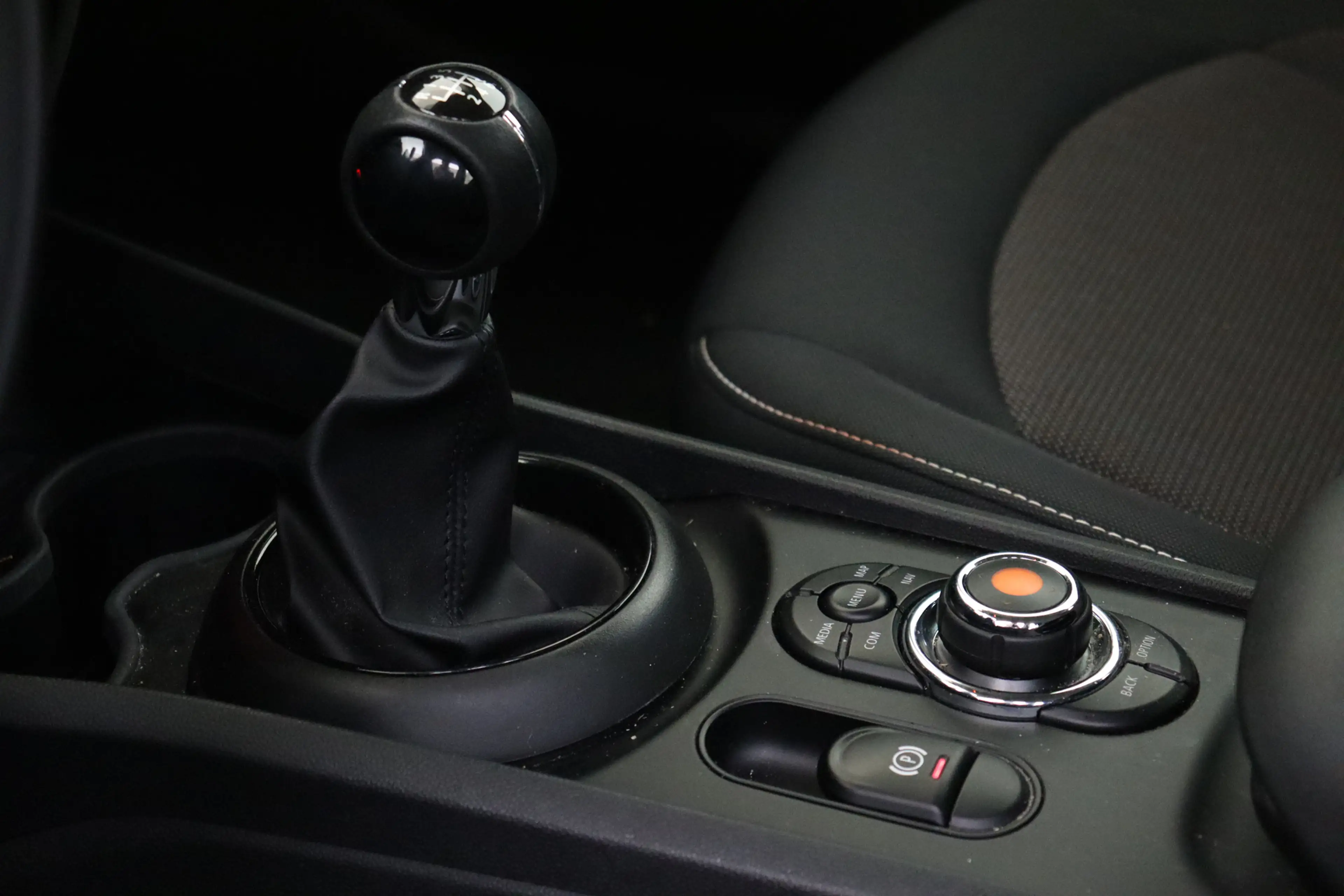 MINI One Clubman Salt / LED / Cruise Control / Navigatie / Multifun — photo 6