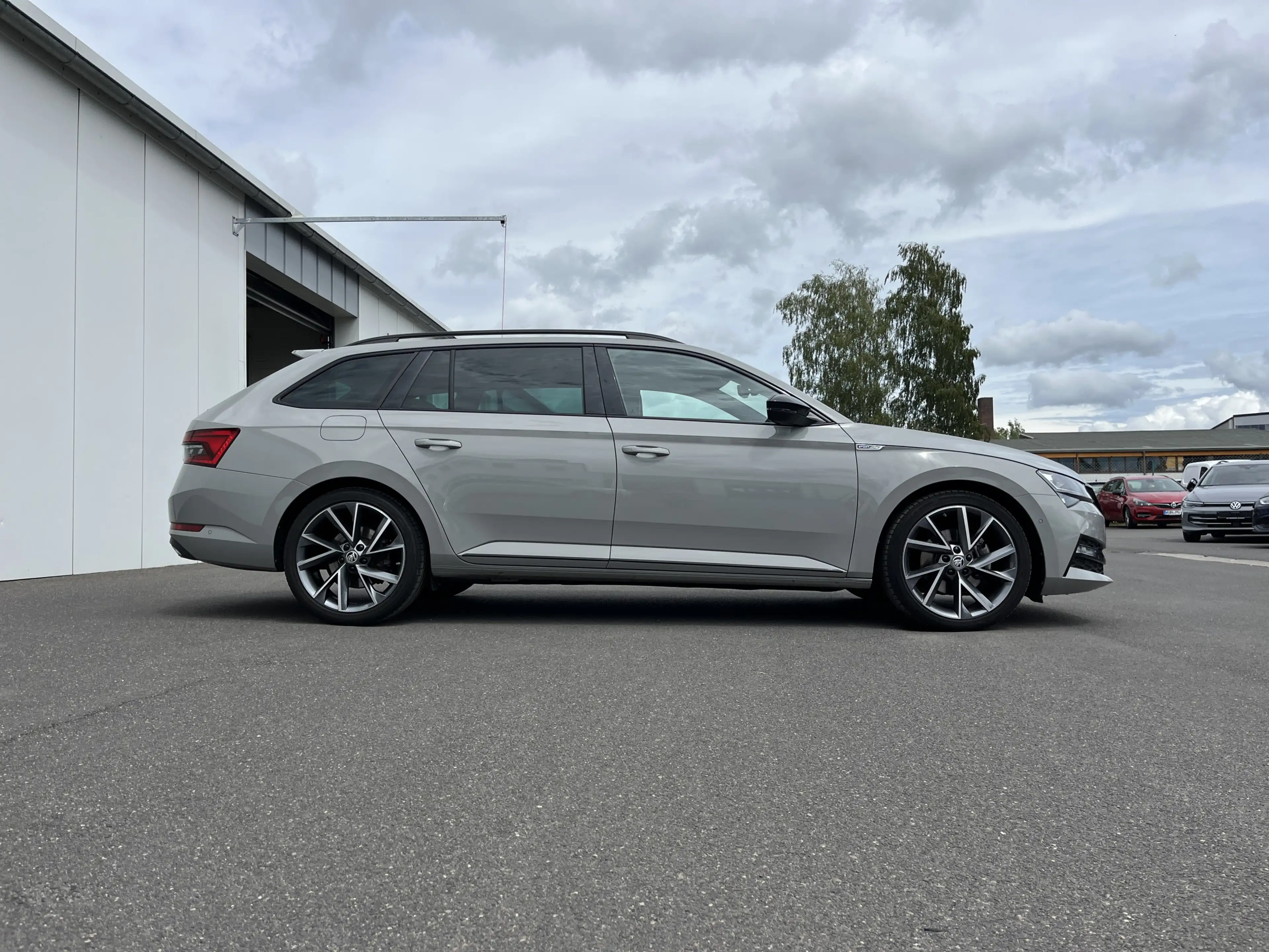 Skoda Superb Combi 2.0 TDI 4x4 DSG SPORTLINE 213€ m.20% Anz. — photo 4