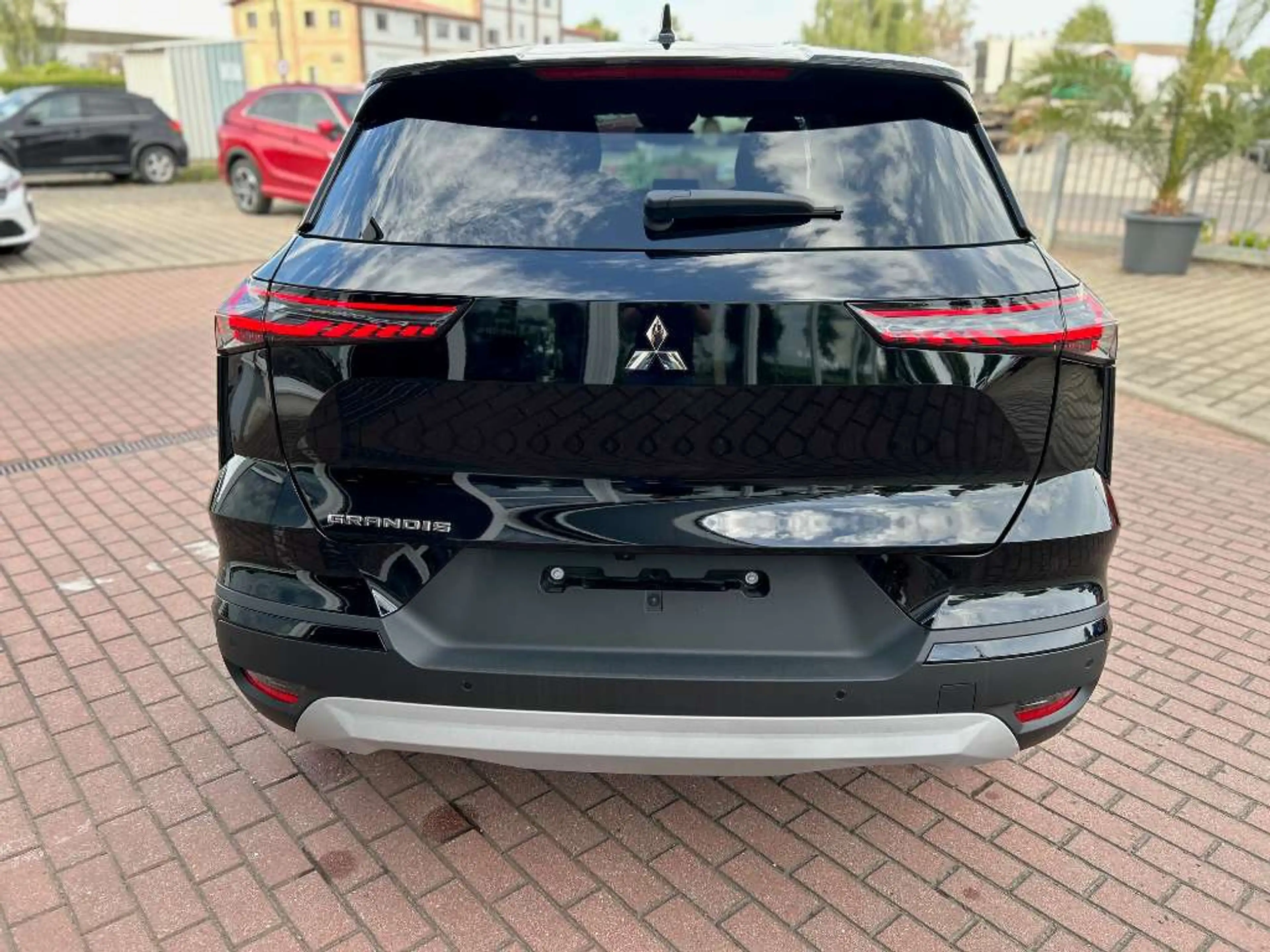 Mitsubishi Grandis Intro Edition 1.3 T Automatik LED SHZ — photo 6