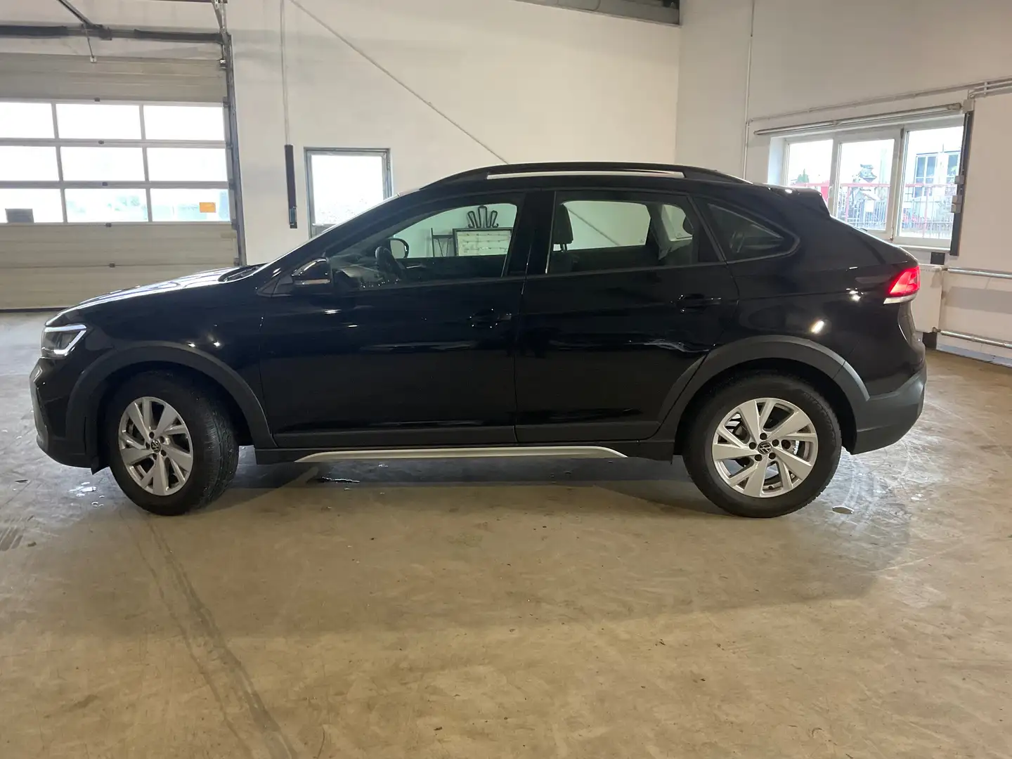 Volkswagen Taigo Life Schwarz - 2