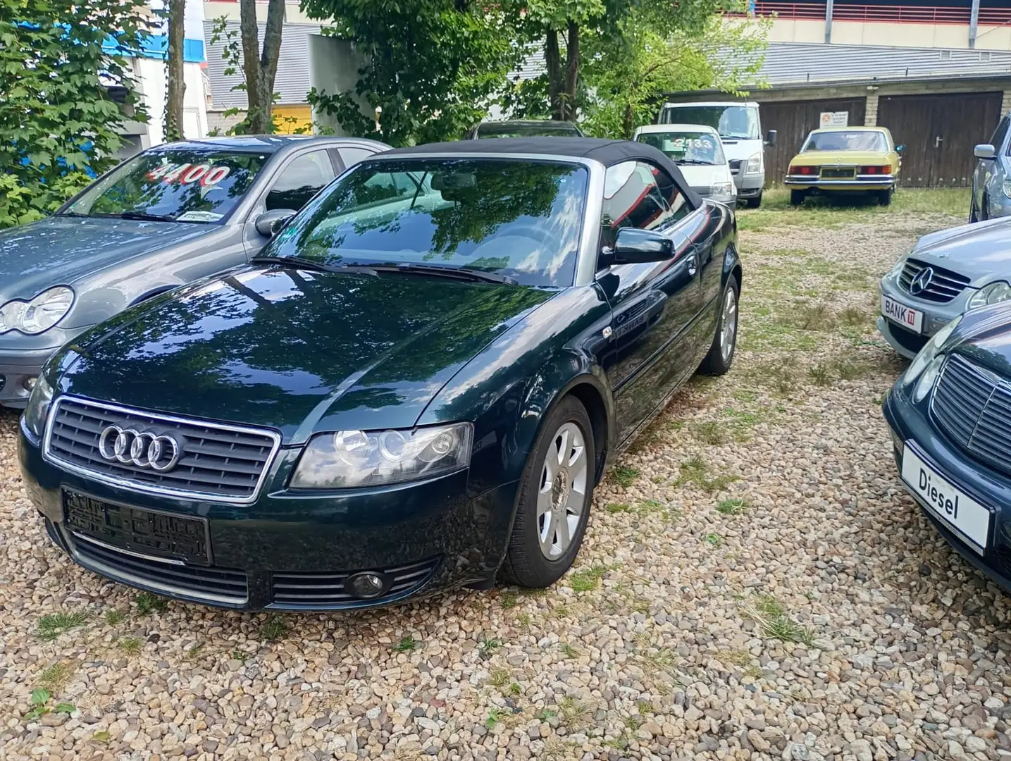 Audi A4 Cabriolet 2.4 V6 TÜV: 03/26 Text lesen Grün - 1