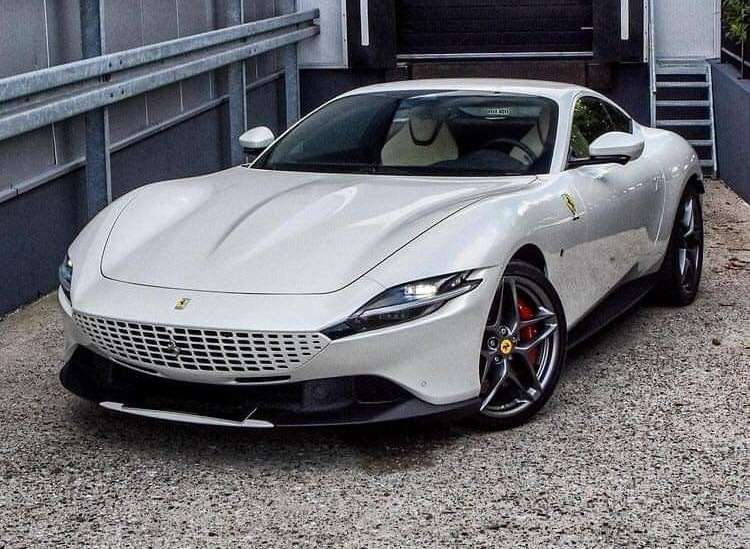Ferrari Roma - foto 1