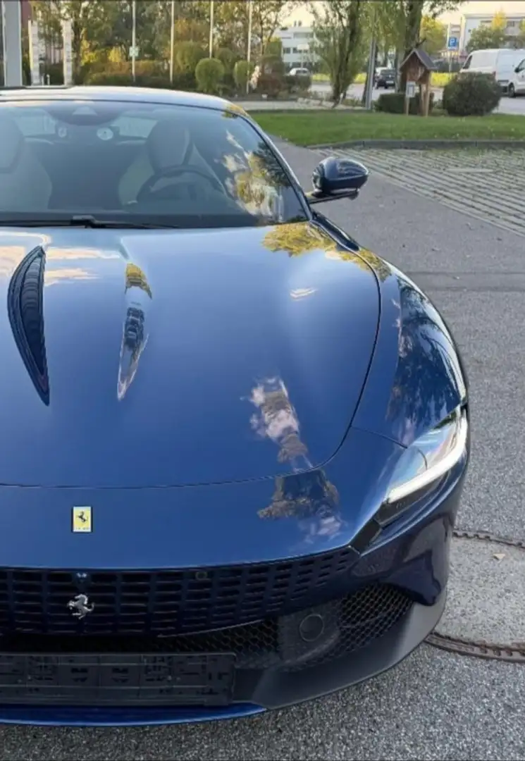 Ferrari Roma Azul - 1