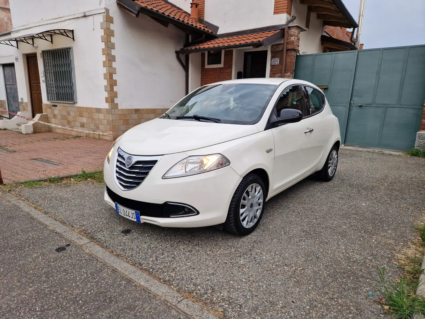 Lancia Ypsilon 1.2 70CV Benzina Euro5B, Clima, Radio, Servosterzo Bianco - 1