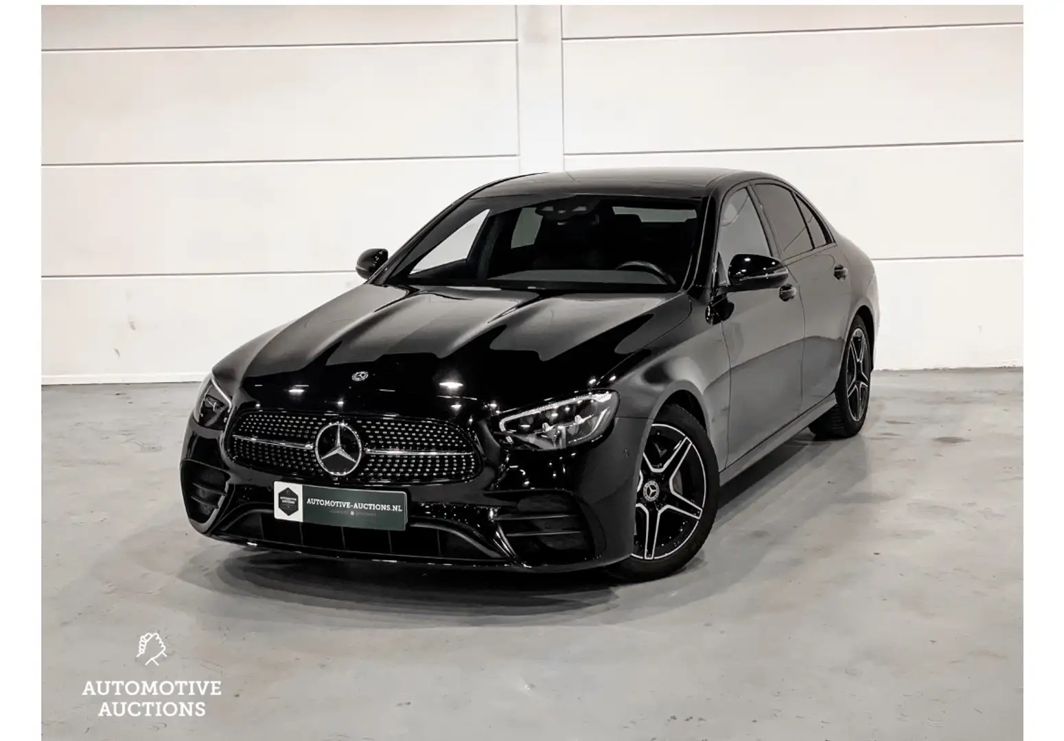 Mercedes-Benz E 200 E 200 Bns Sol. AMG Zwart - 2