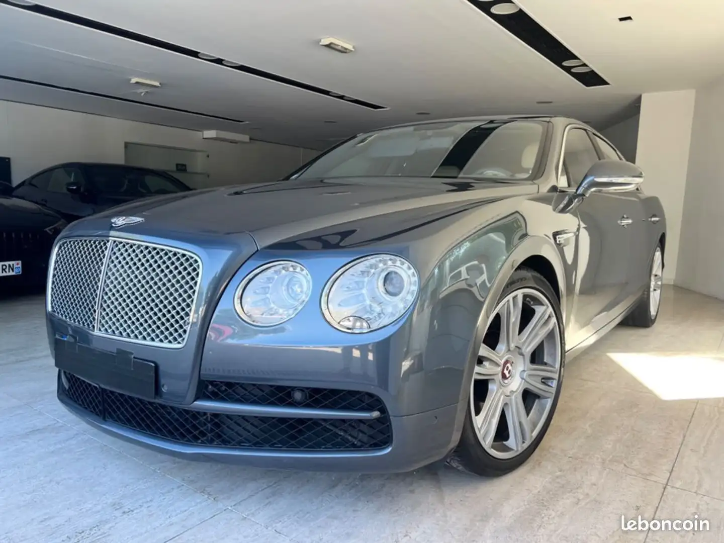 Bentley Flying Spur V8 6.0 625ch A Gris - 1