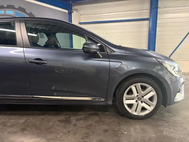 Renault Clio view 23