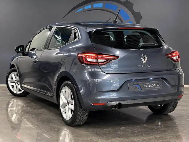 Renault Clio view 2