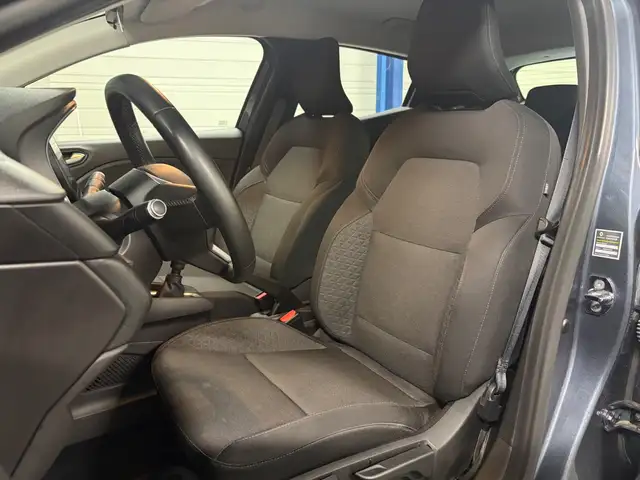 Renault Clio view 4