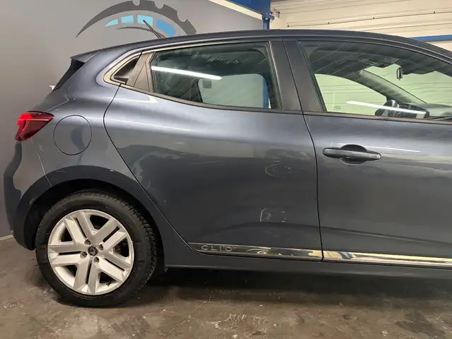 Renault Clio view 22