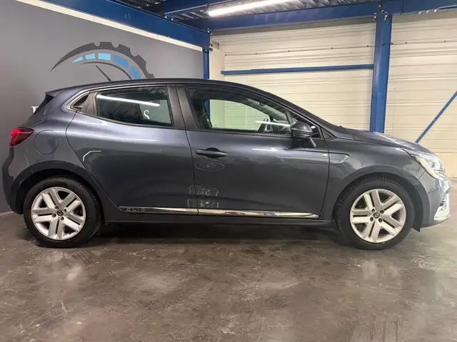 Renault Clio view 21