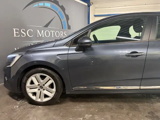 Renault Clio view 25
