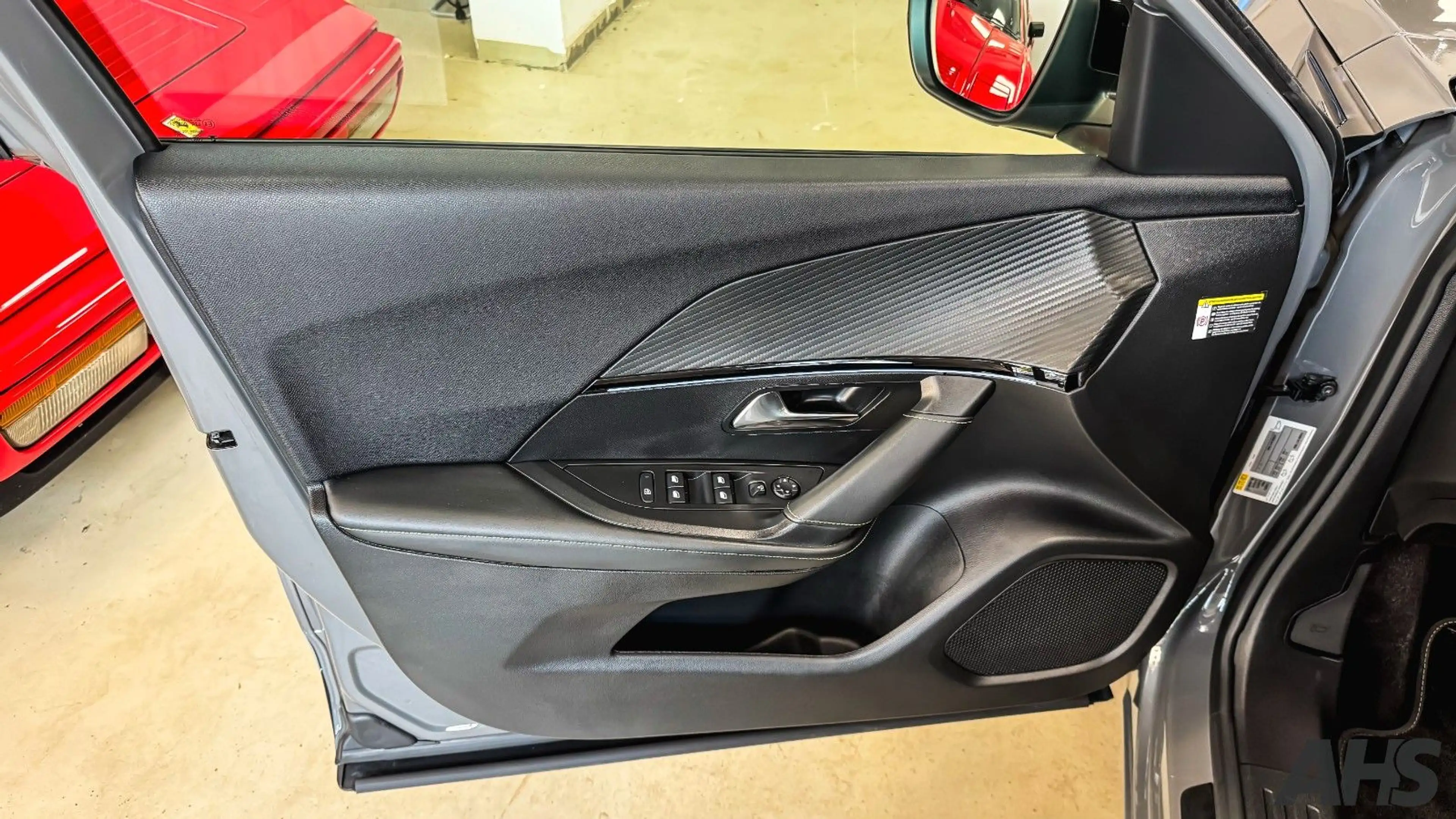 Peugeot 2008 Hybrid 136 GT |3D i-Cockpit| KEYL.| NAVI LED — photo 15
