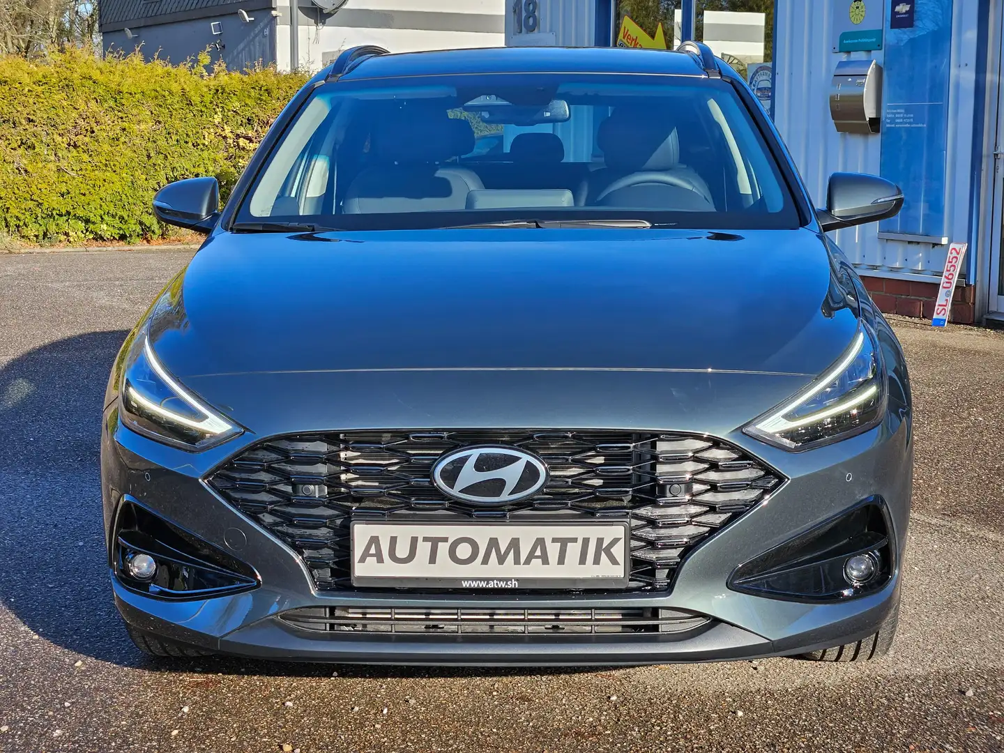 Hyundai i30 Kombi 1.5 Mild Hybrid 48V Automatik Advantage Plus Grün - 1