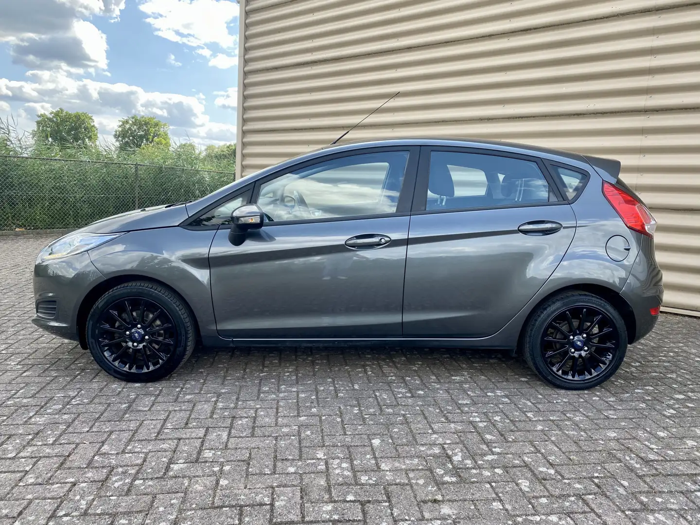 Ford Fiesta 1.0 Style Essential |5drs,LMV,Navi,Airco| Grijs - 2