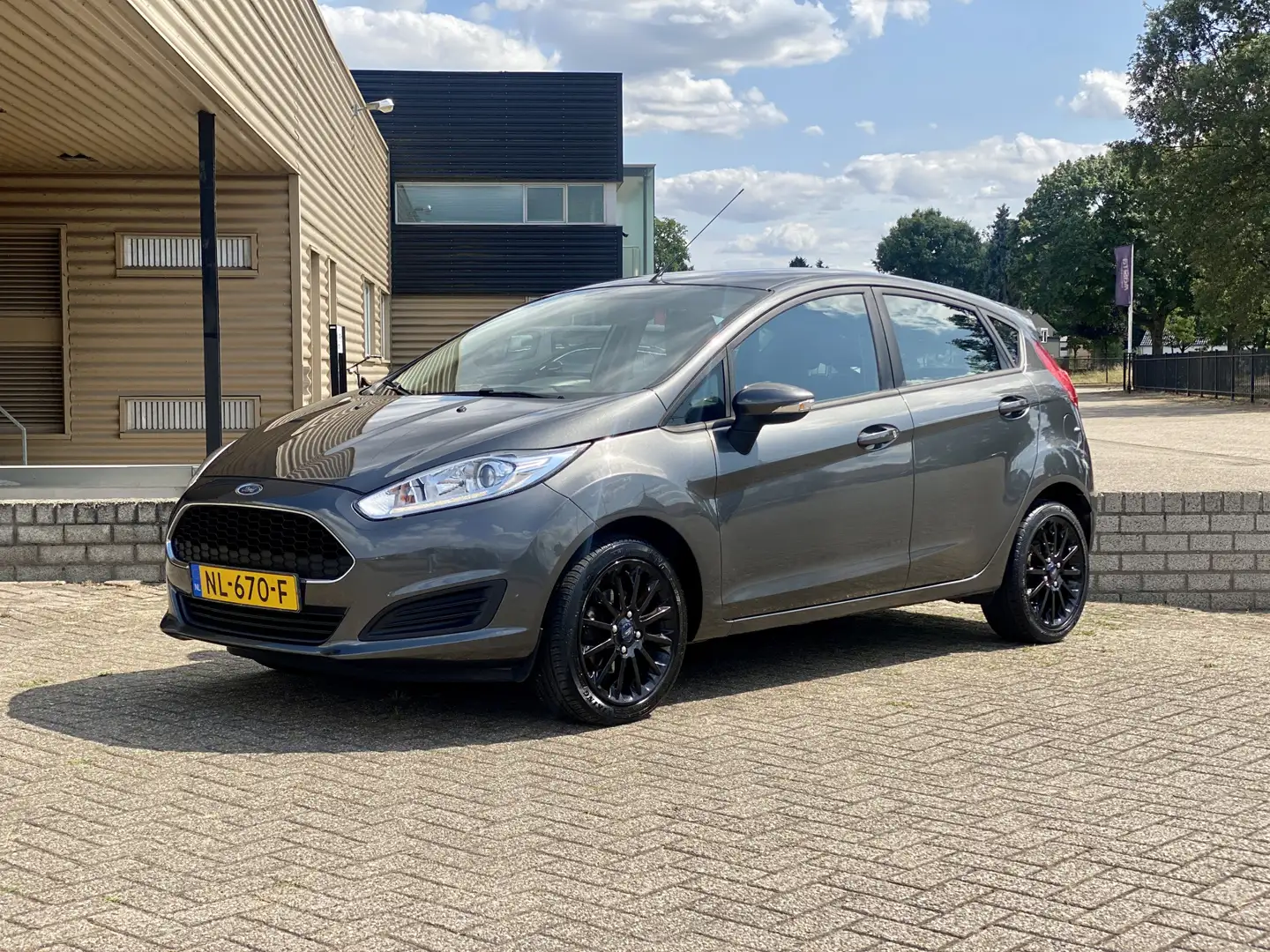 Ford Fiesta 1.0 Style Essential |5drs,LMV,Navi,Airco| Grijs - 1