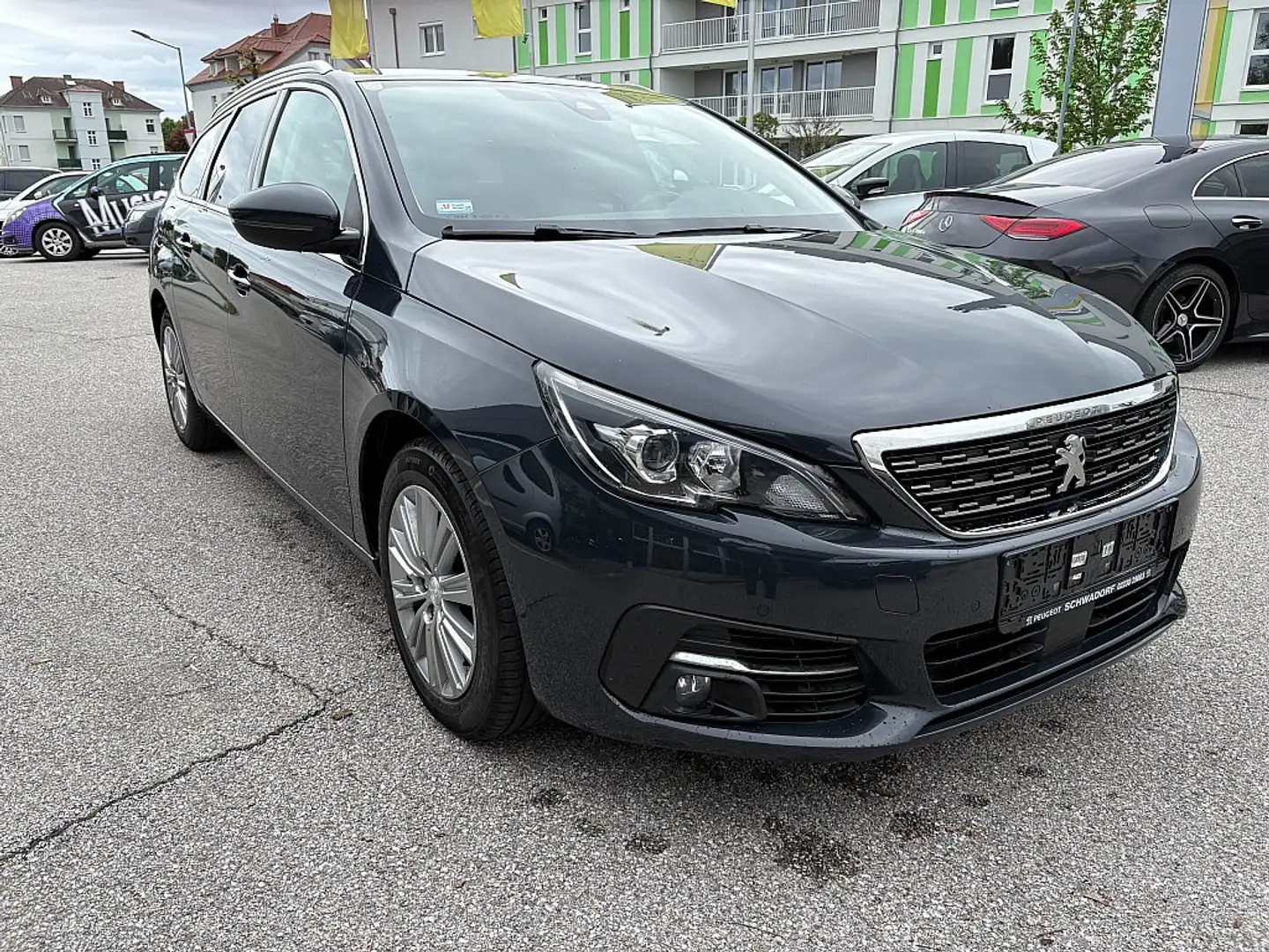 Peugeot 308 SW 1,5 BlueHDI 130 Allure S&S EAT8 Aut. Grau - 2