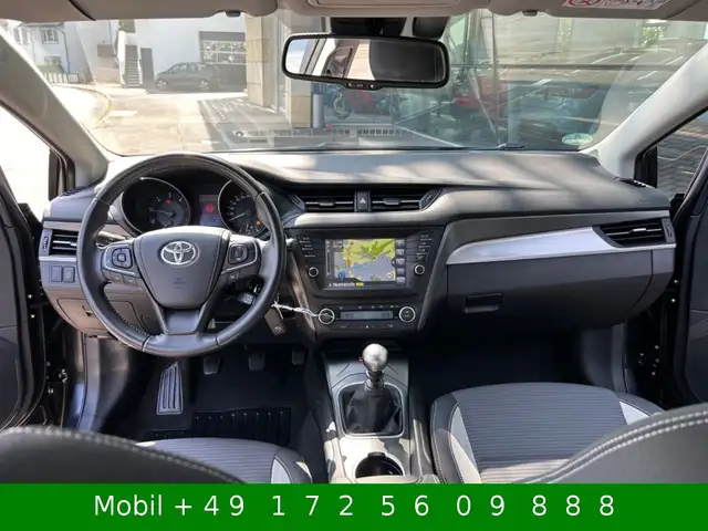 Toyota Avensis view 10