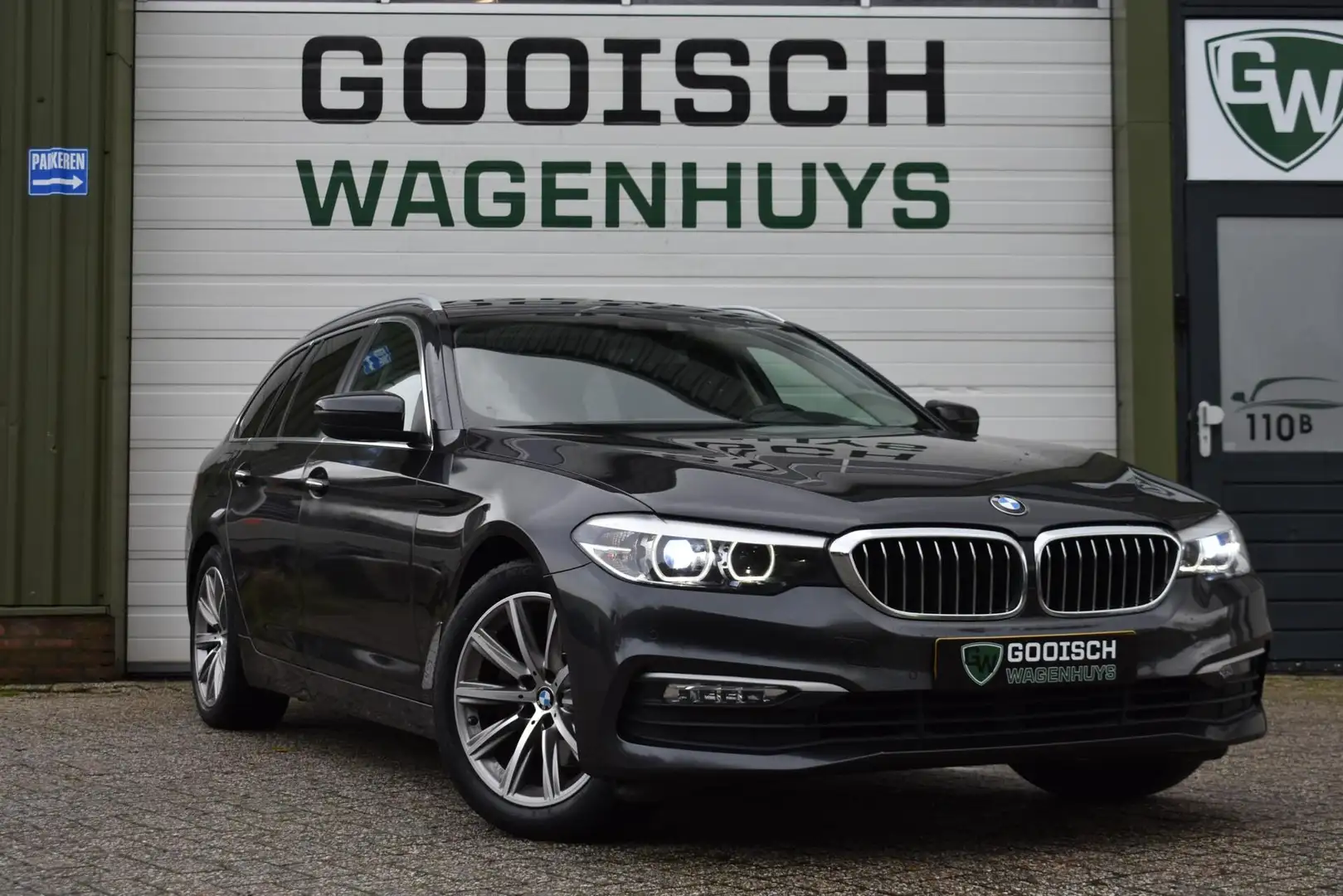 BMW 520 5-serie Touring 520d Executive | Leder | Elektrisc Grijs - 2
