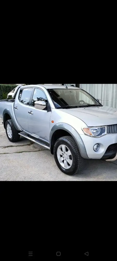 Mitsubishi L200 d.cab 2.5 di-d Intense - 2
