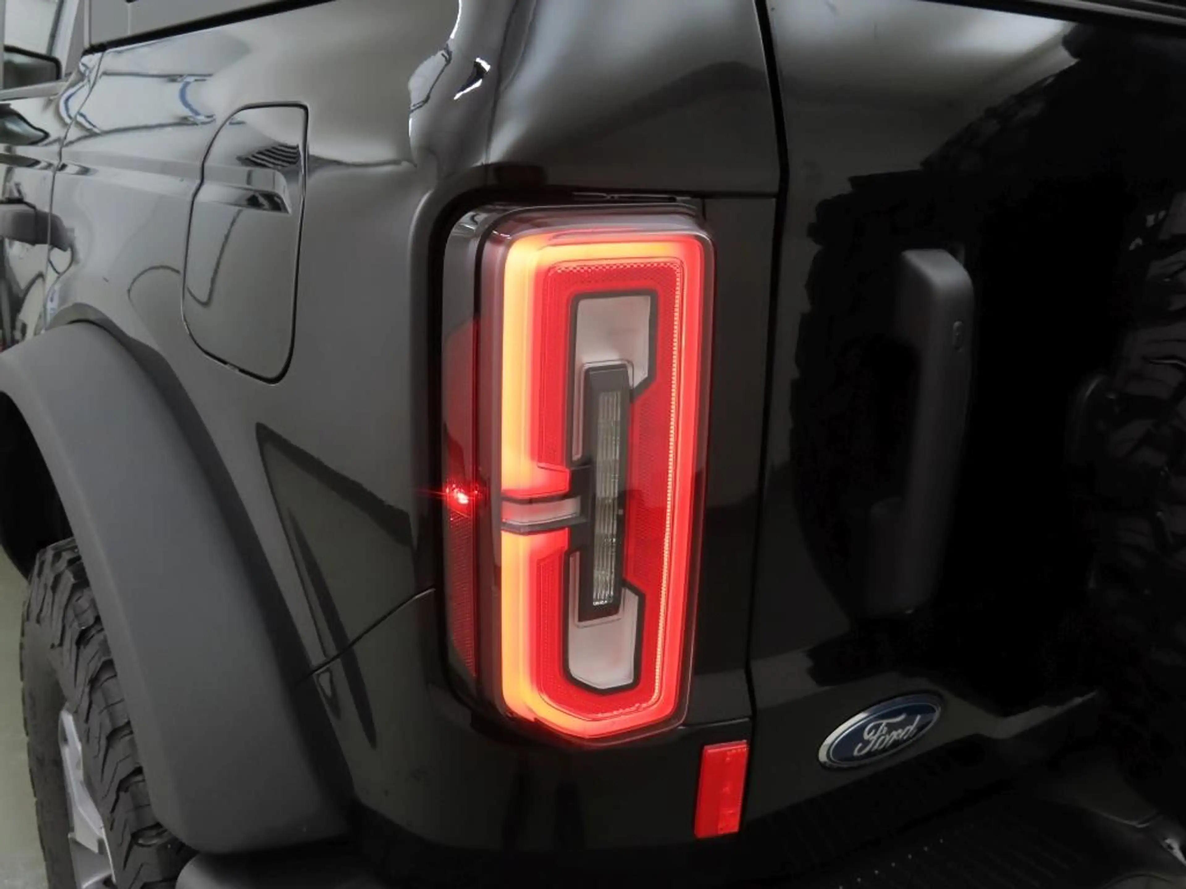 Ford Bronco 2.7 V6 Aut 4WD BADLANDS LED+ACC+360°Kam — photo 36