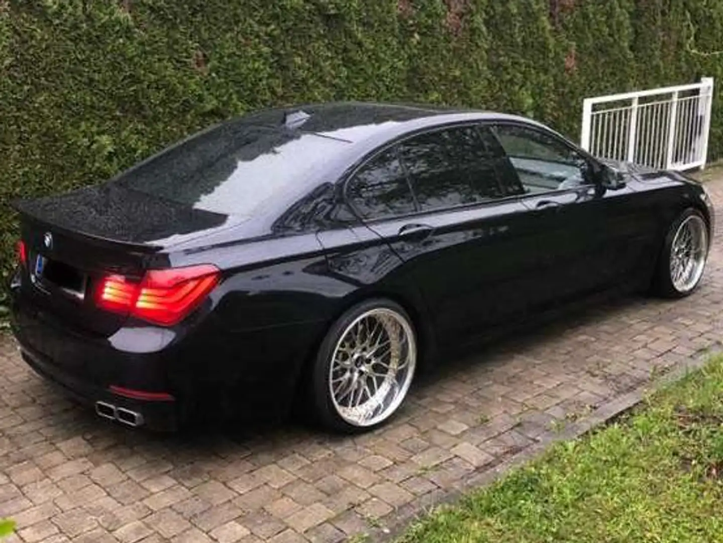 BMW 730 730Ld Aut. Schwarz - 2