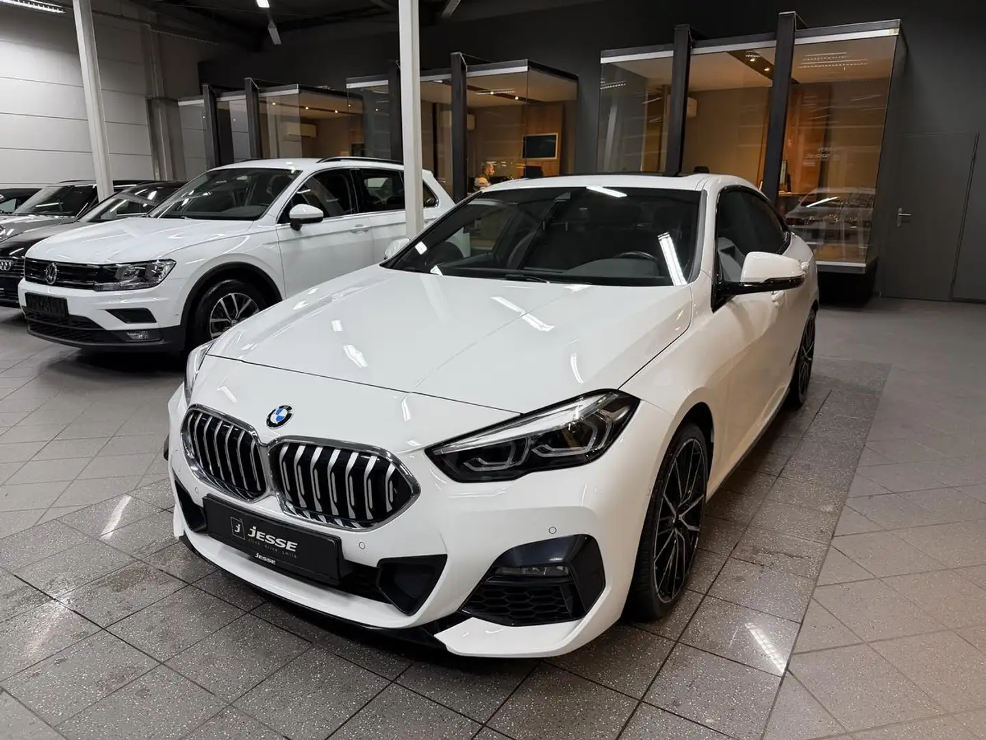 BMW 218 d M Sport LED LiveCockpit Pano Weiß - 1
