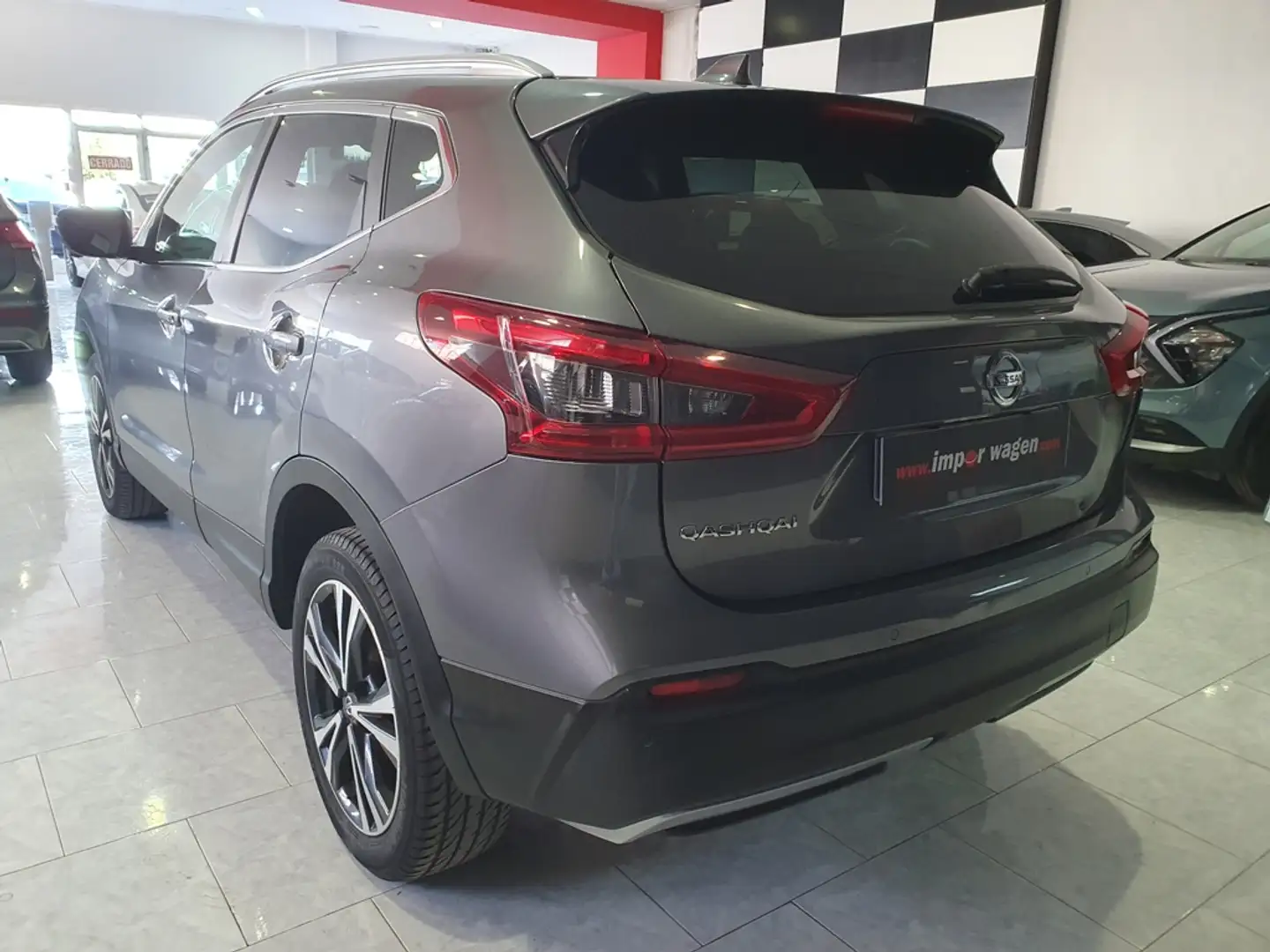 Nissan Qashqai 1.2 DIG-T N-Connecta 4x2 Gris - 2