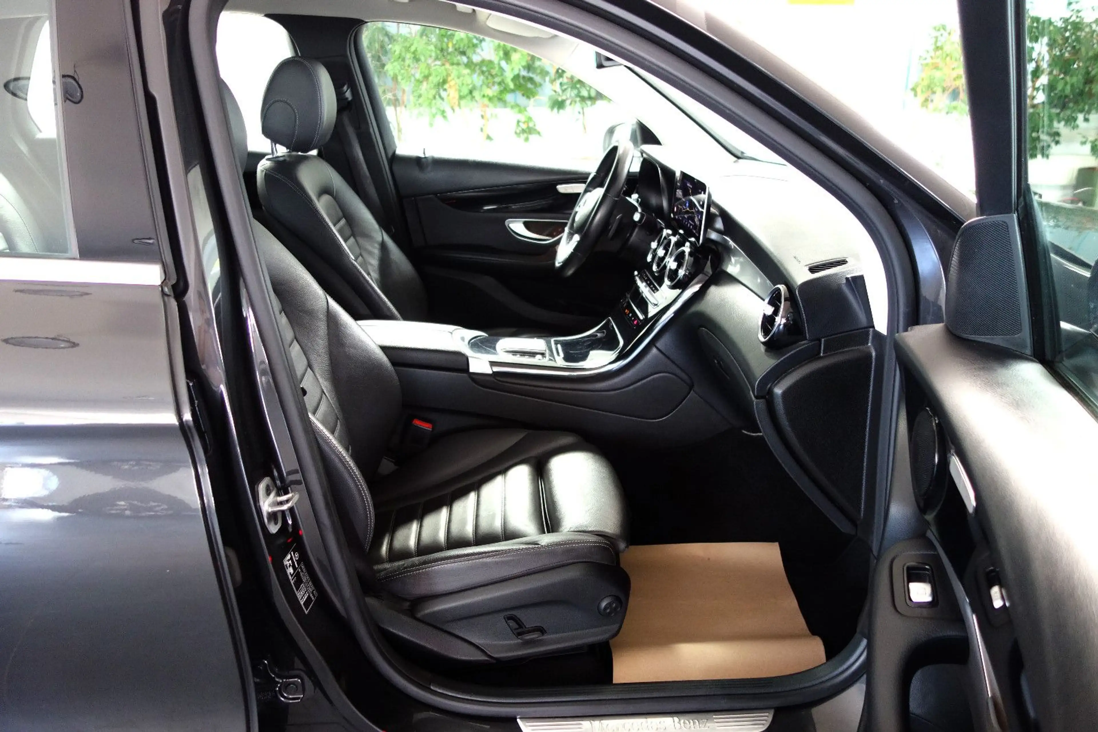 Mercedes-Benz GLC 220 d 9G/Leder/Kamera/LED/MBUX/18 Sportpaket — photo 12
