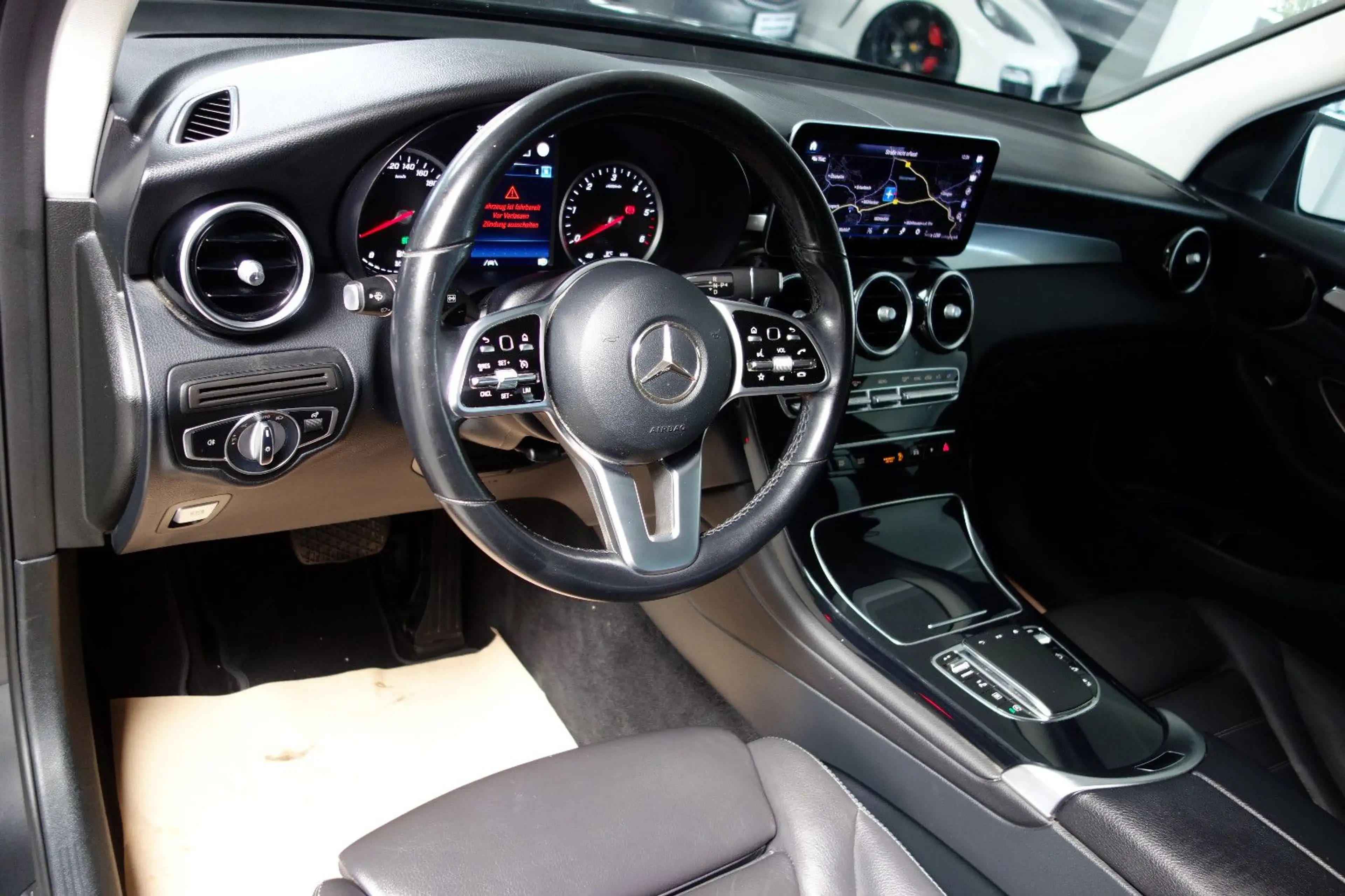 Mercedes-Benz GLC 220 d 9G/Leder/Kamera/LED/MBUX/18 Sportpaket — photo 11