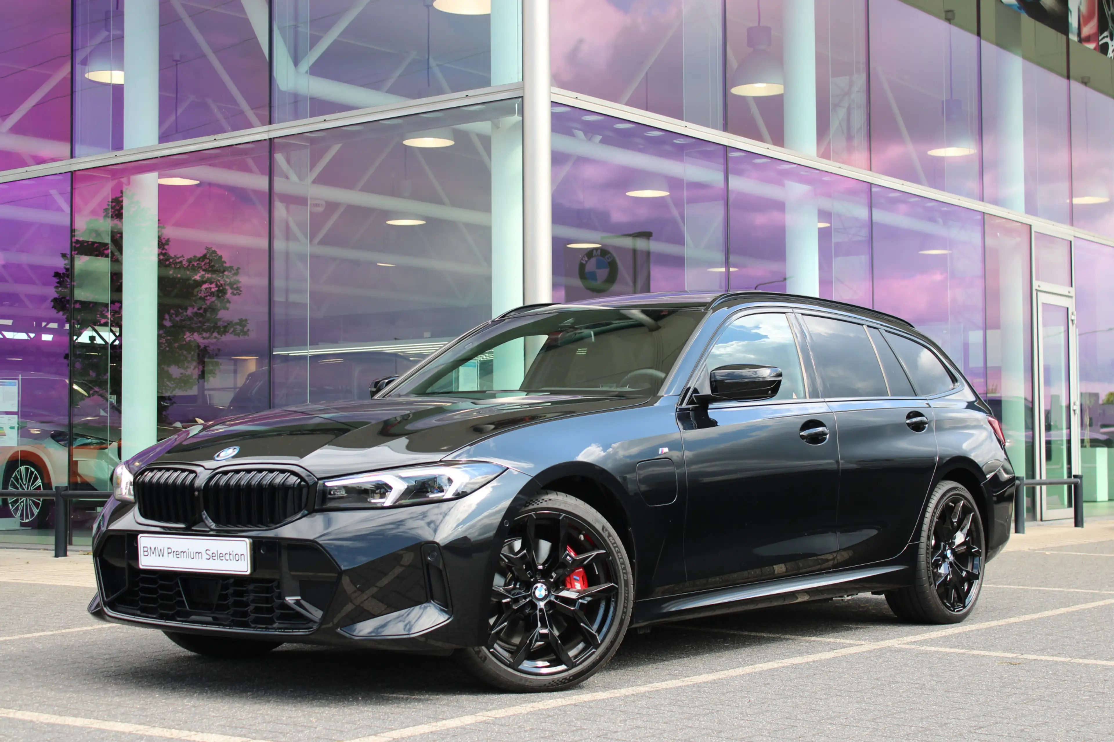 BMW 330 3 Serie Touring 330e M Sport Automaat / Panoramada