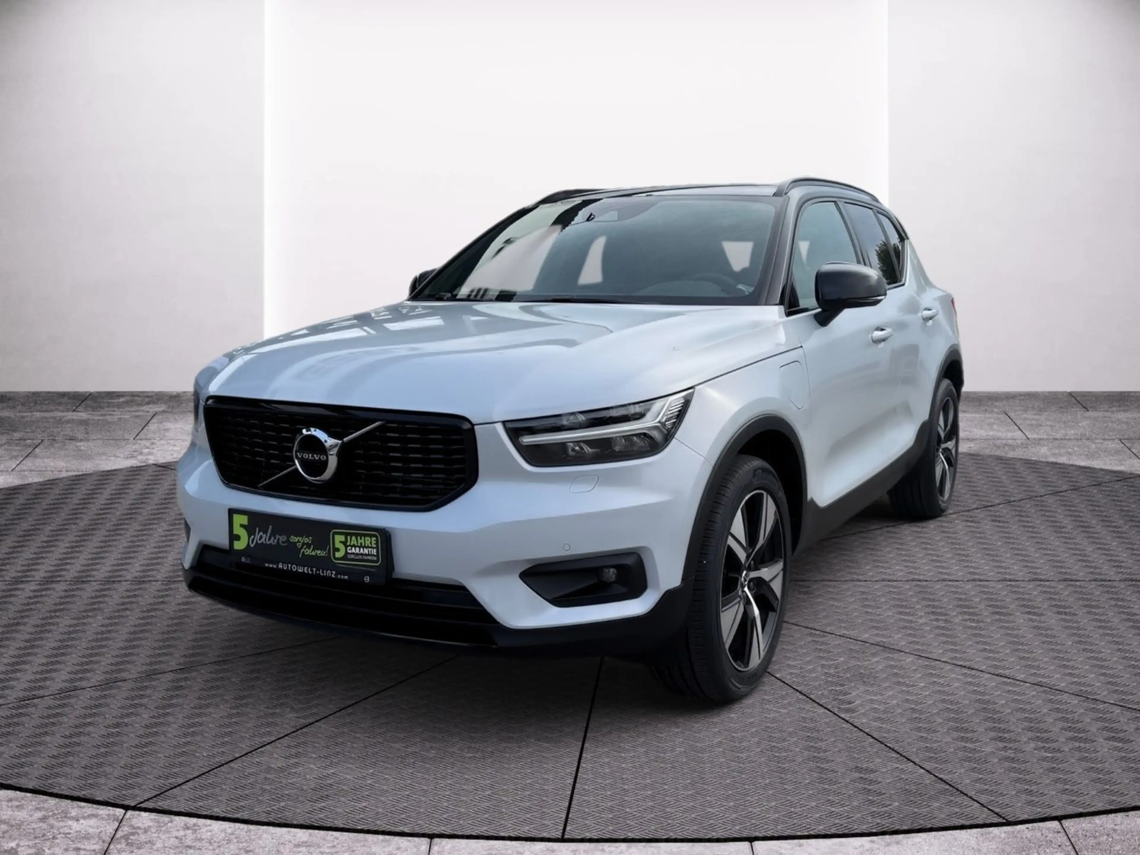Volvo XC40 T4 Twin Engine PHEV R Design ACC+AHK+++ — photo 2