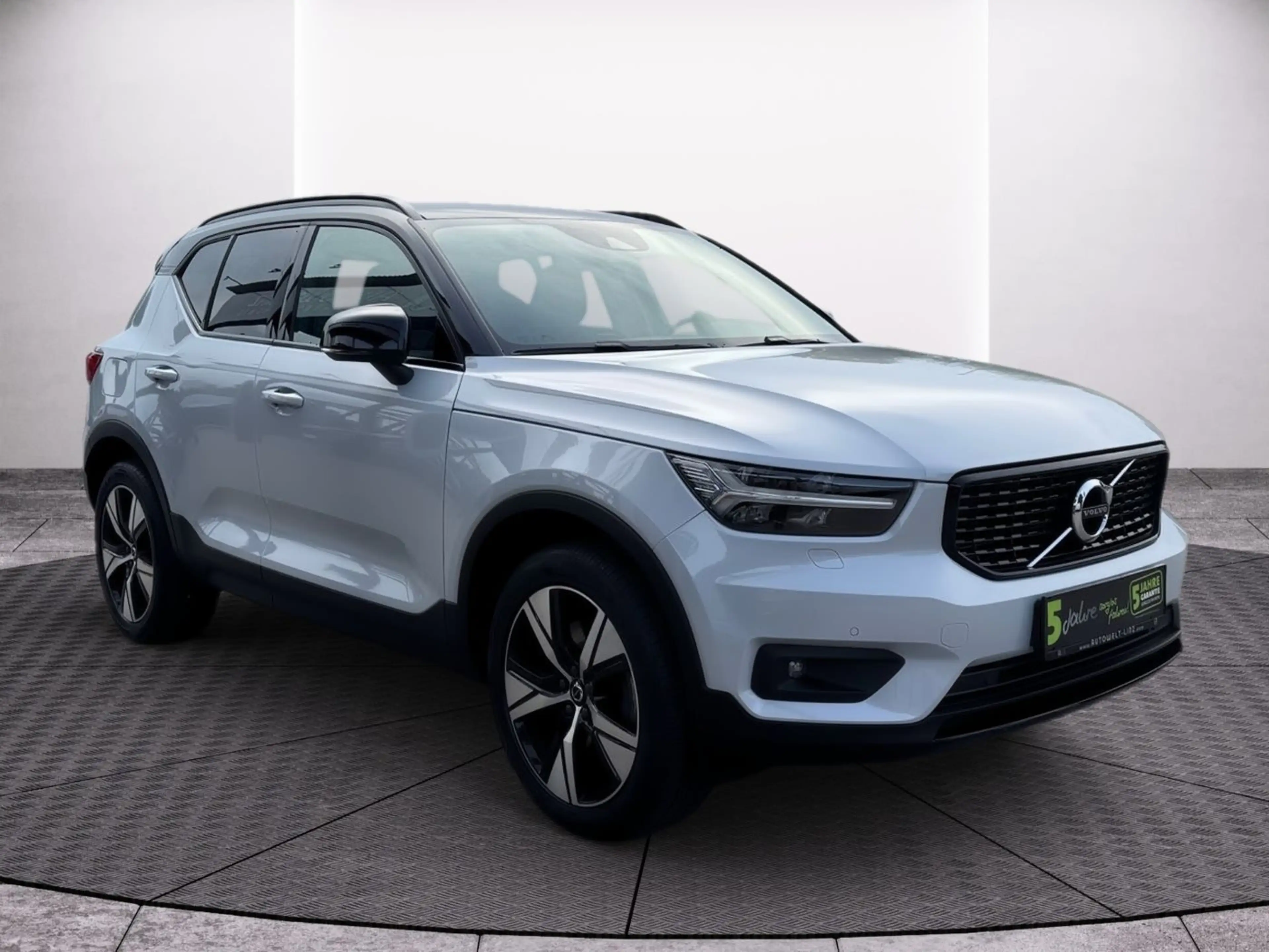 Volvo XC40 T4 Twin Engine PHEV R Design ACC+AHK+++ — photo 30