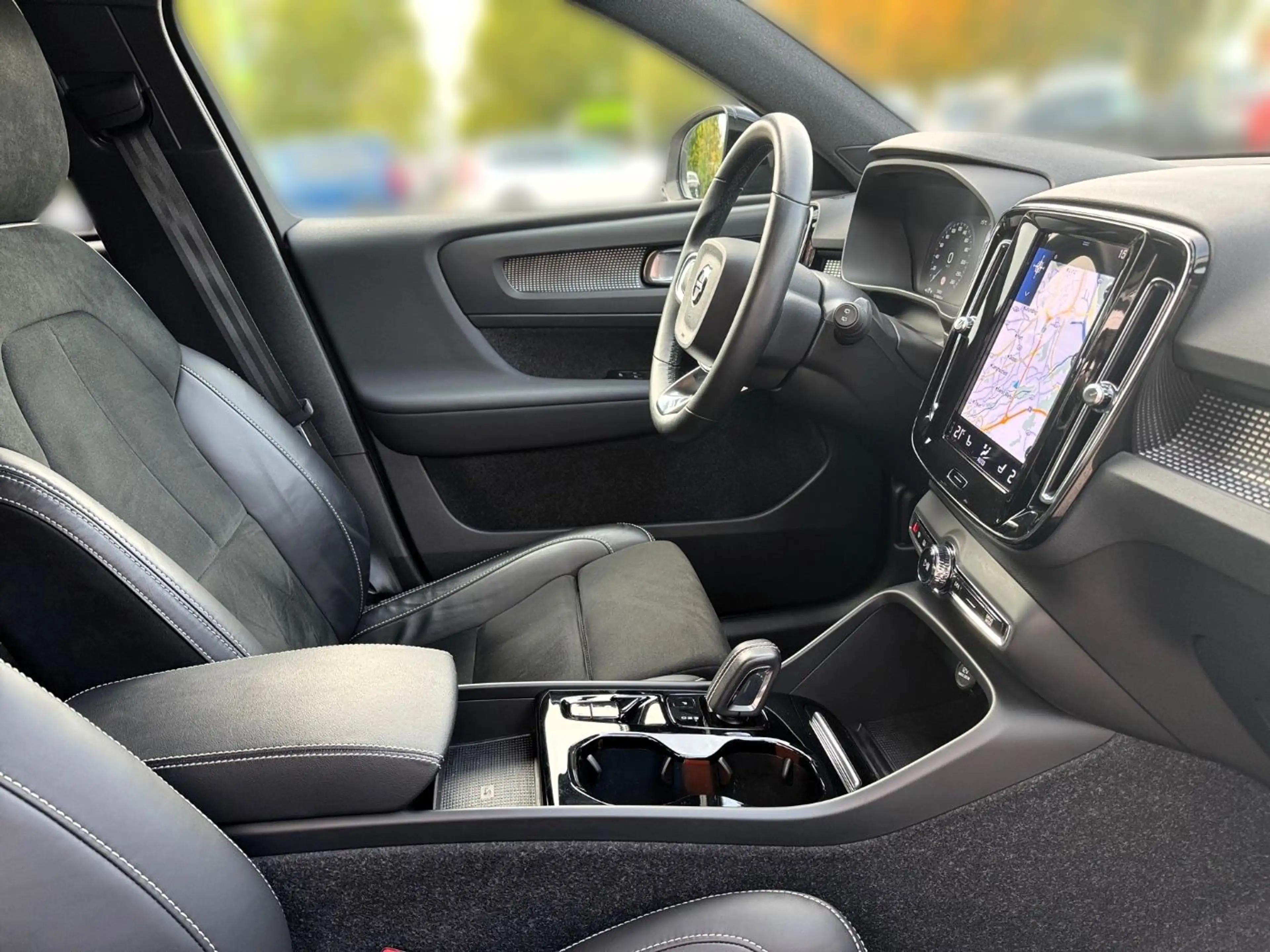 Volvo XC40 T4 Twin Engine PHEV R Design ACC+AHK+++ — photo 11