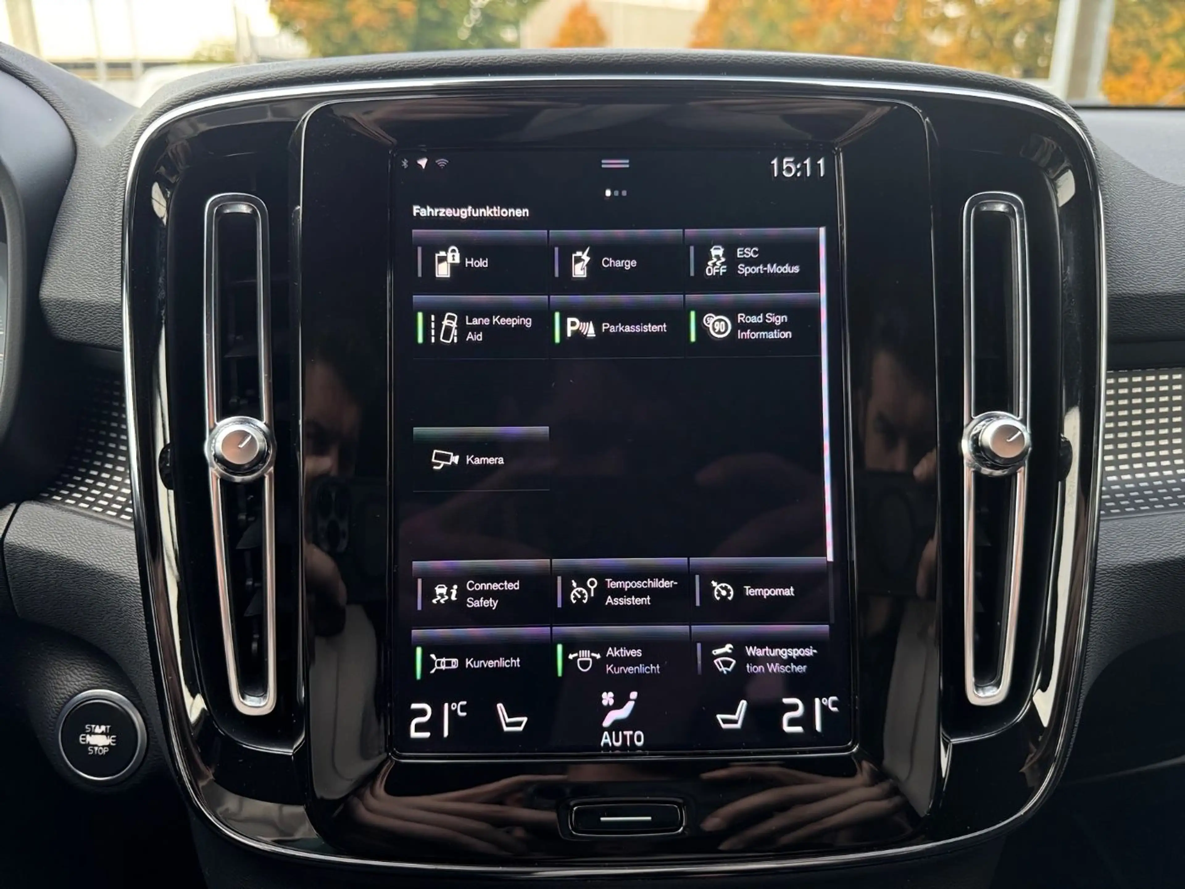 Volvo XC40 T4 Twin Engine PHEV R Design ACC+AHK+++ — photo 23