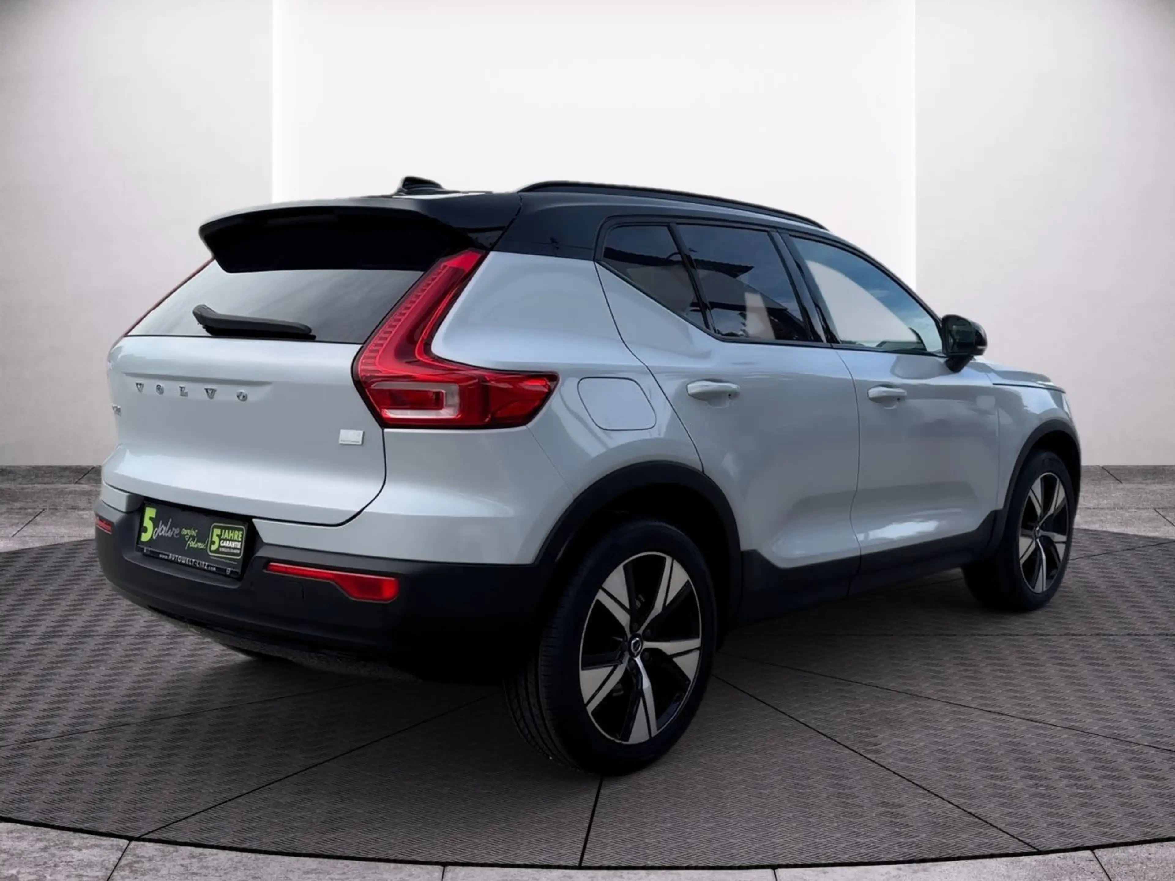 Volvo XC40 T4 Twin Engine PHEV R Design ACC+AHK+++ — photo 29