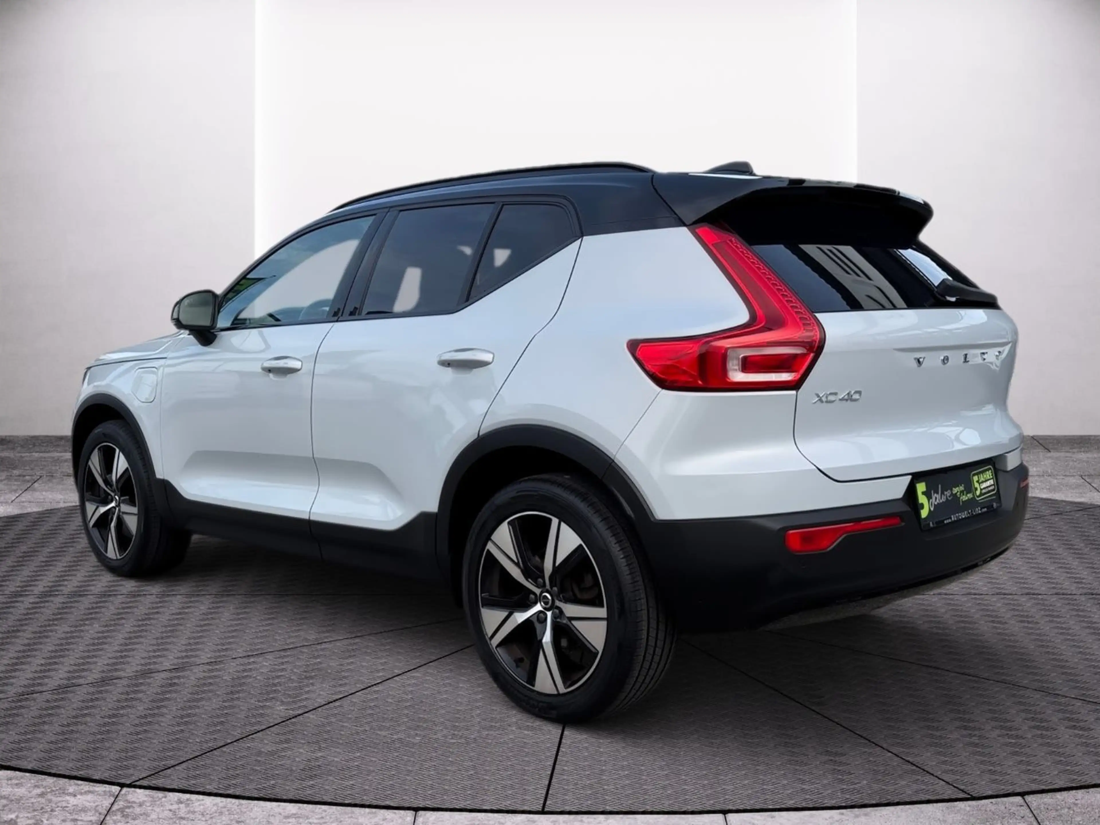 Volvo XC40 T4 Twin Engine PHEV R Design ACC+AHK+++ — photo 4