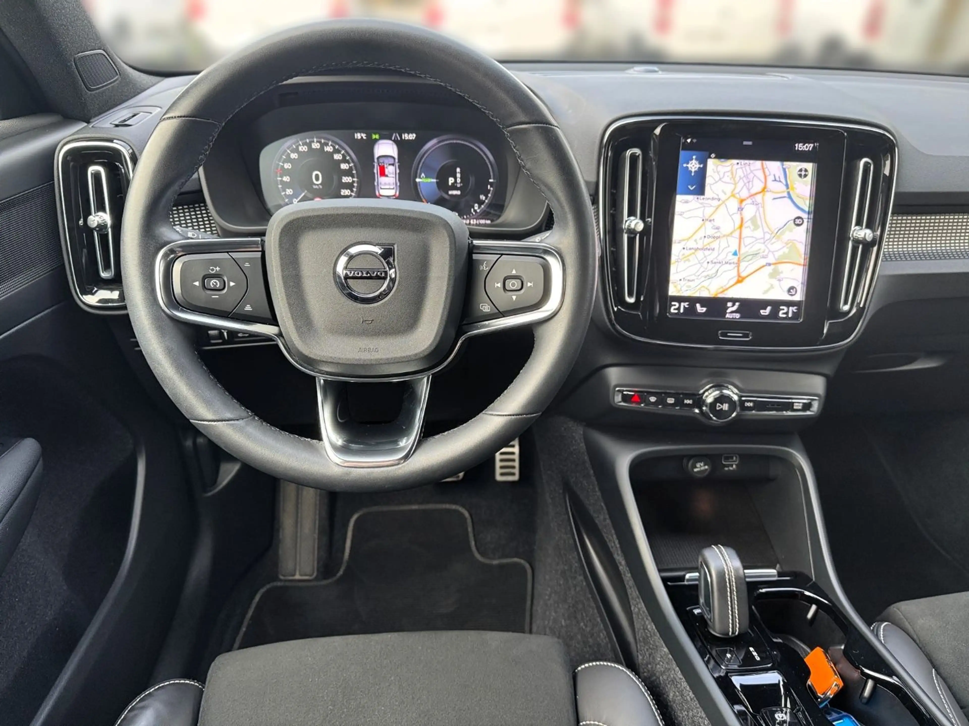 Volvo XC40 T4 Twin Engine PHEV R Design ACC+AHK+++ — photo 9