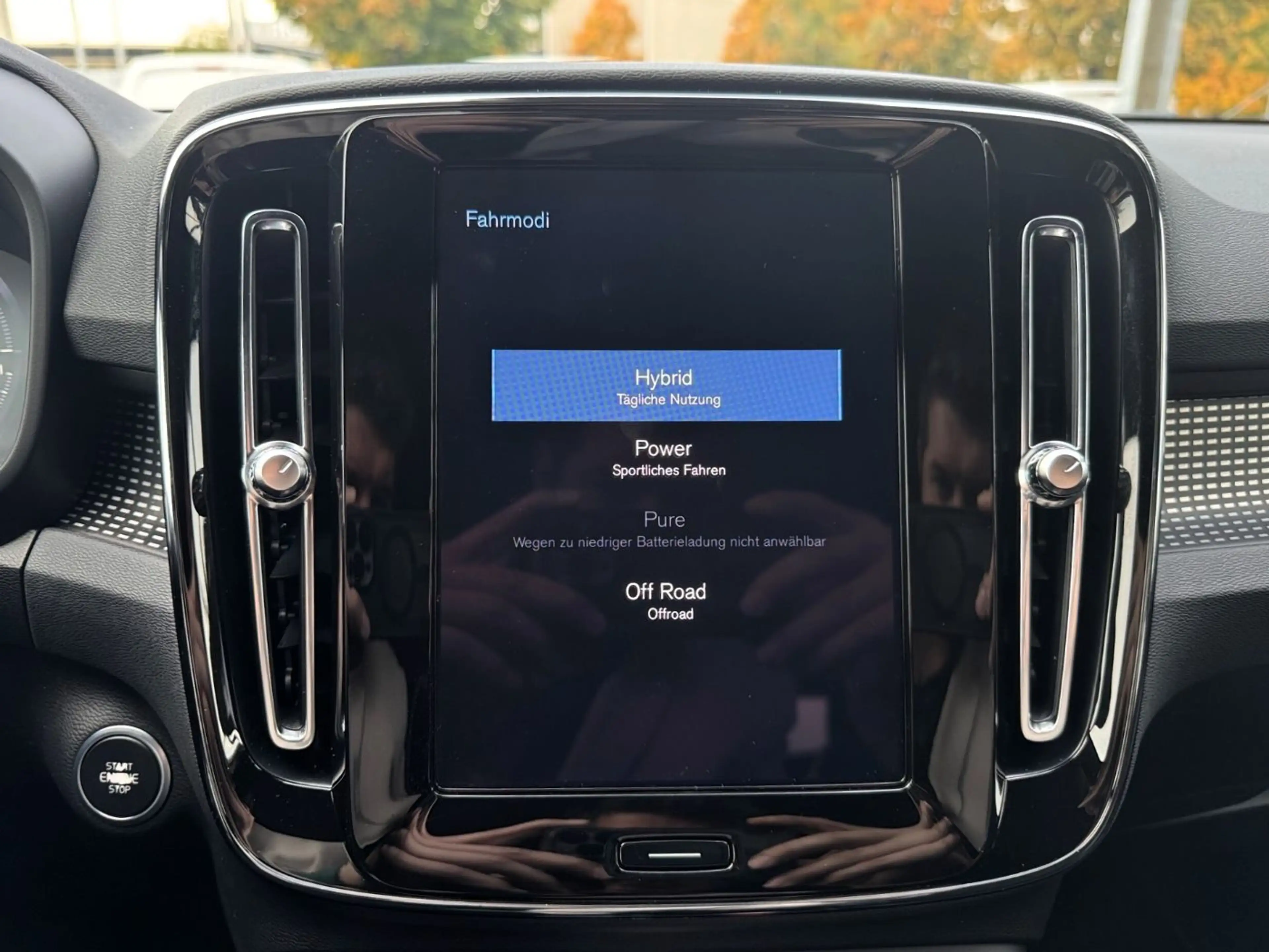 Volvo XC40 T4 Twin Engine PHEV R Design ACC+AHK+++ — photo 25