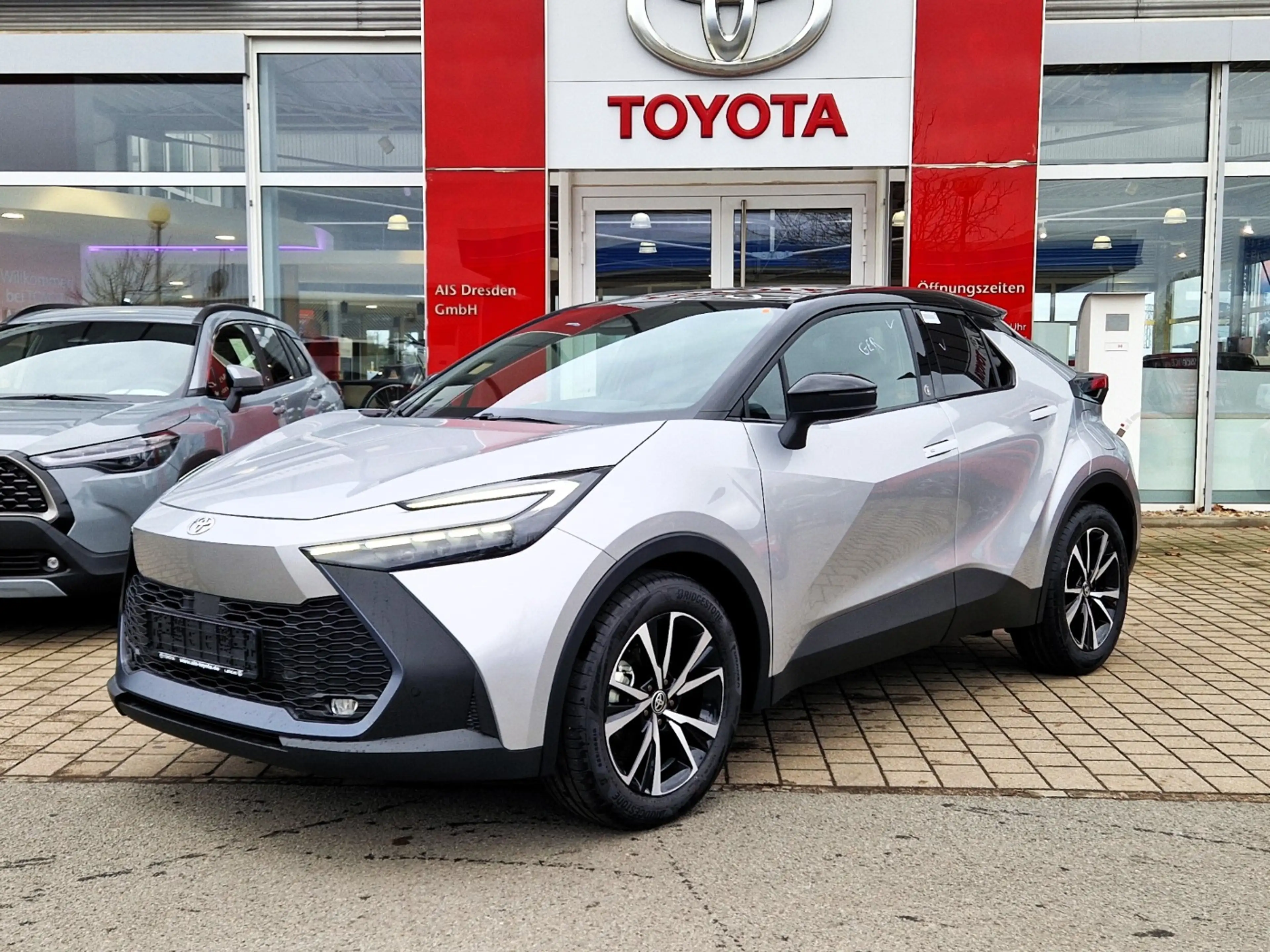 Toyota C-HR 1.8 Hybrid 4x2 Teamplayer — photo 2