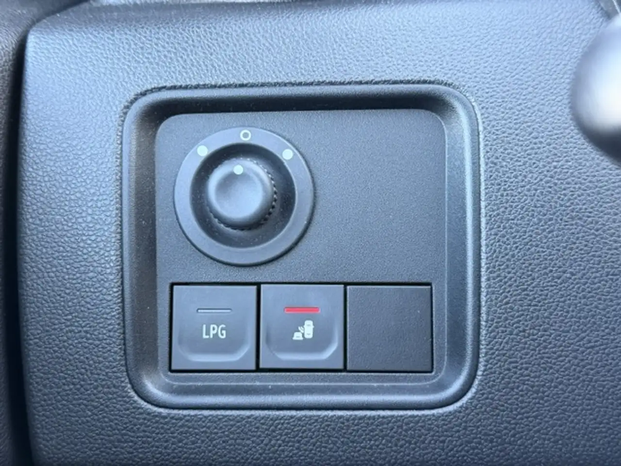 Dacia Duster — photo 15