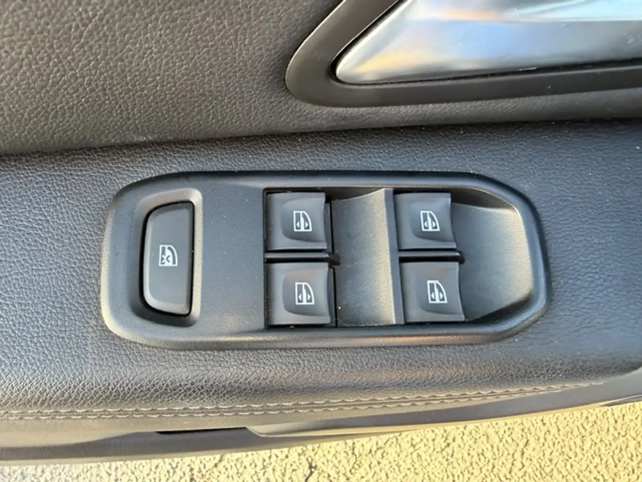 Dacia Duster — photo 11
